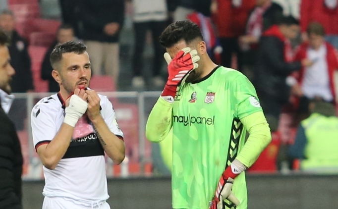 Emre K�l�n� ameliyat edildi!