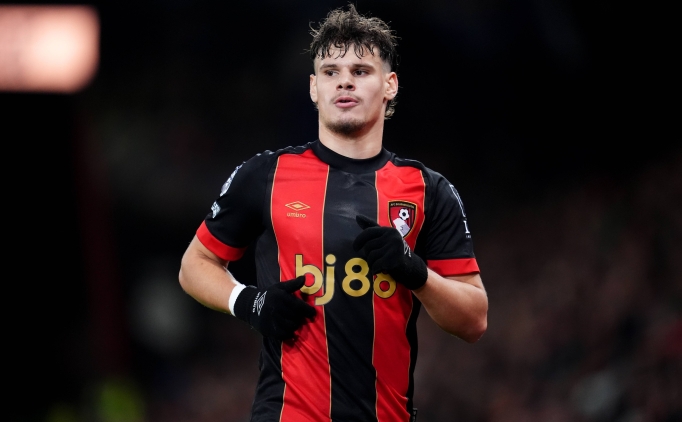 Liverpool, Milos Kerkez transferinde sona yakla�t�