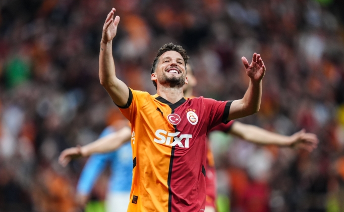 Mertens futbolu b�rakt�