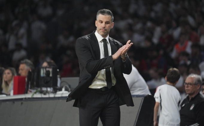 Be�ikta� Ba�antren�r� Dusan, g�z�n� finale dikti