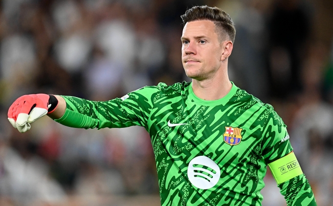 Szczesny'den Ter Stegen'e jest!