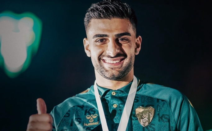 Kocaelispor, savunma oyuncusu Yunus Emre Gedik ile yollar�n� ay�rd�