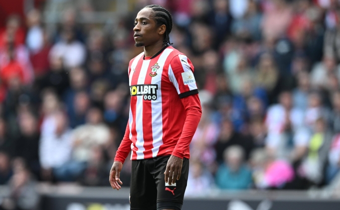 Beikta'tan Kyle Walker-Peters aklamas!