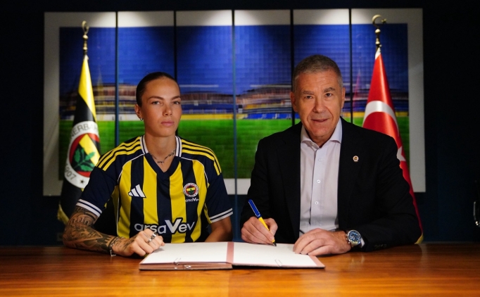 Galatasaray'dan Fenerbah�e'ye: Andrea Staskova!