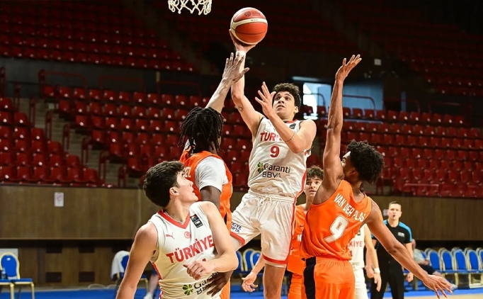 Hollanda'y� farkl� ge�en T�rkiye, B Ligi'nde yar� finale y�kseldi!