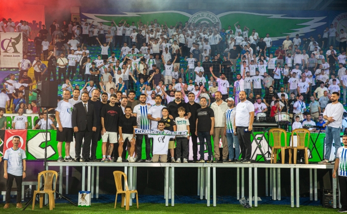 aykur Rizespor taraftaryla bulutu