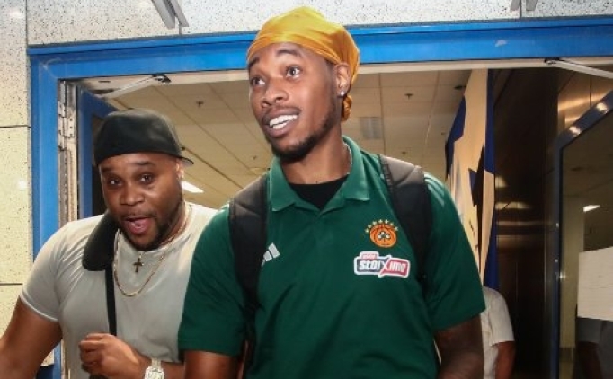 Panathinaikos AKTOR, Richaun Holmes'i kadrosunda katt