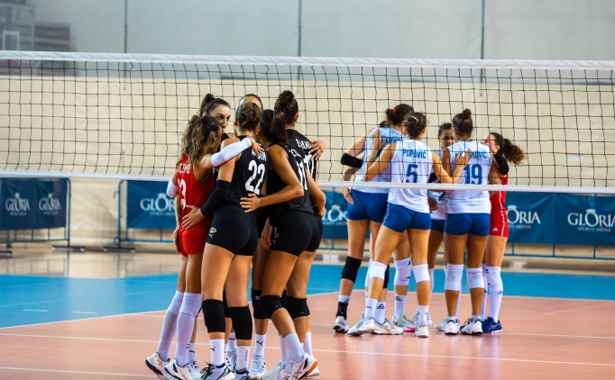 Filenin Sultanlar Srbistan' yine yendi!