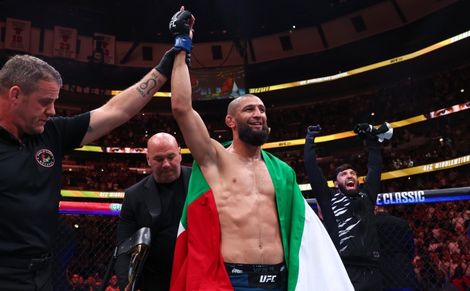 UFC'de yeni ampiyon Khamzat Chimaev!