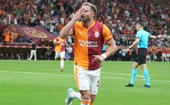 Bar�� Alper Y�lmaz, d�nyan�n en fizikli ikinci futbolcusu se�ildi!