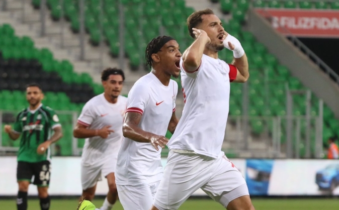 Boluspor'u Sakarya'da Hasani s�rtlad�!