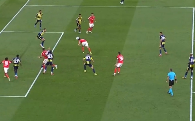 Benfica'n�n gol� iptal oldu!