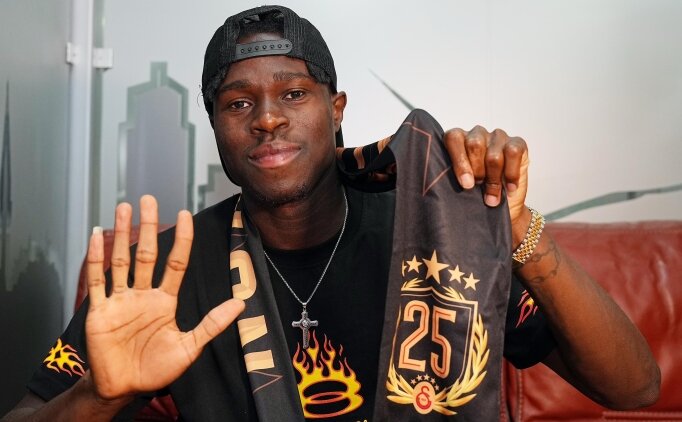 Singo: 'Galatasaray'da olmaktan �ok mutluyum'