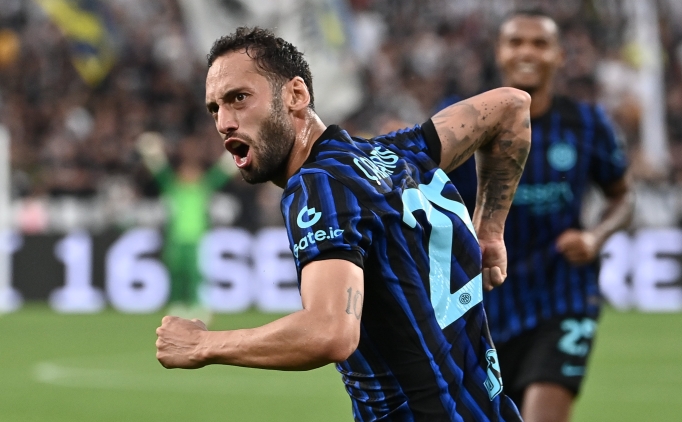 Hakan �alhano�lu man�etlerde: 'Ma��n kaderini de�i�tiren lider'