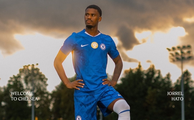 Chelsea, Ajax'tan Jorrel Hato'yu transfer etti