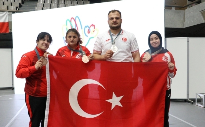 Deaflympics'te Judo'da 1 g�m�� ve 3 bronz madalya