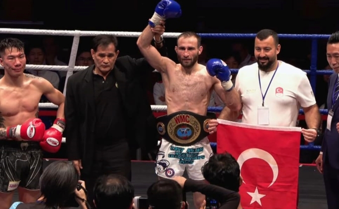 Hong Kong'da T�rk zaferi; Abd�ssamet U�urlu kemeri ald�