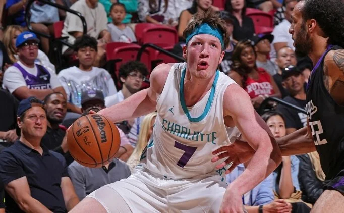 Knueppel'�n liderli�inde Hornets, Summer League �ampiyonu oldu