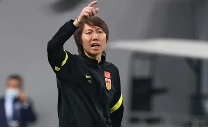 �in'in milli tak�m teknik direkt�r�ne hapis cezas�