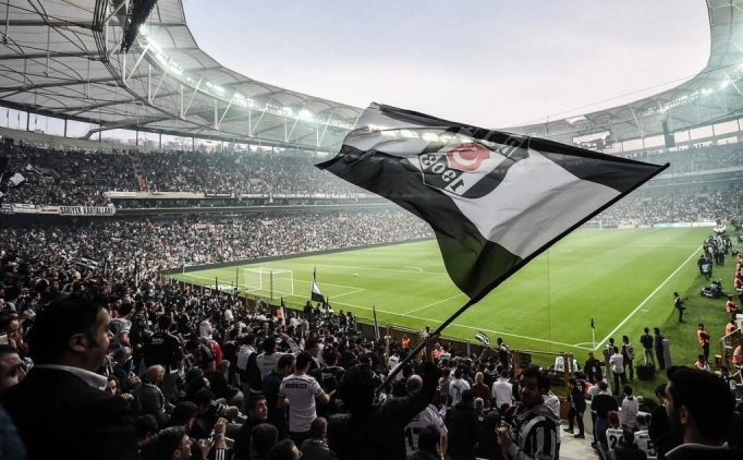 Be�ikta� taraftar�ndan, Sabri Sar�o�lu'na tepki!