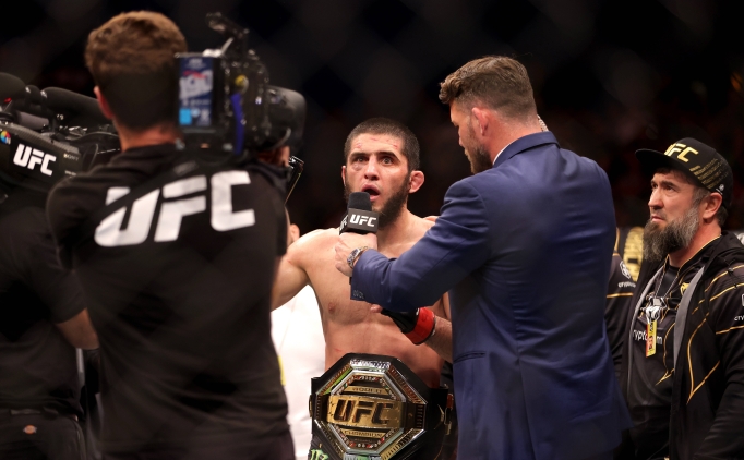 UFC'de son zamanlar�n en iyi ma��!