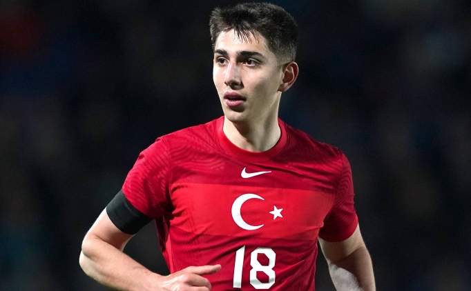  Demir Ege T�knaz ilk kez ma� kadrosunda