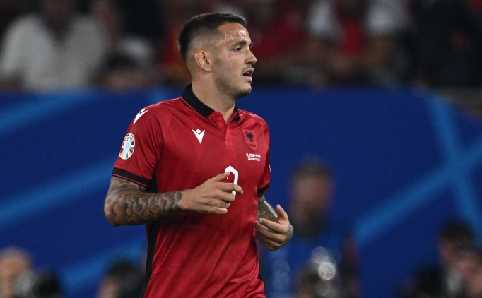 Arnavutluk, Rey Manaj ile kazand�!