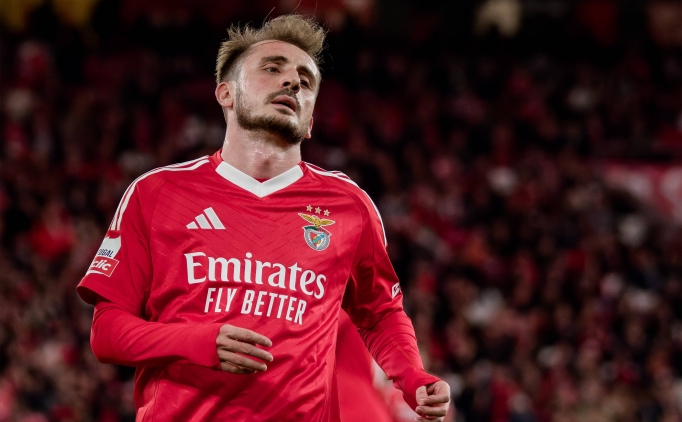 Kerem Akt�rko�lu'nun a�abeyinden fla� payla��m!