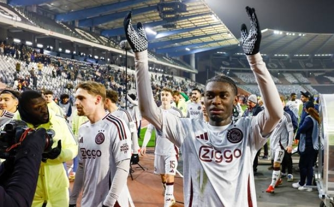 Ajax, turu Bel�ika'da kapt�