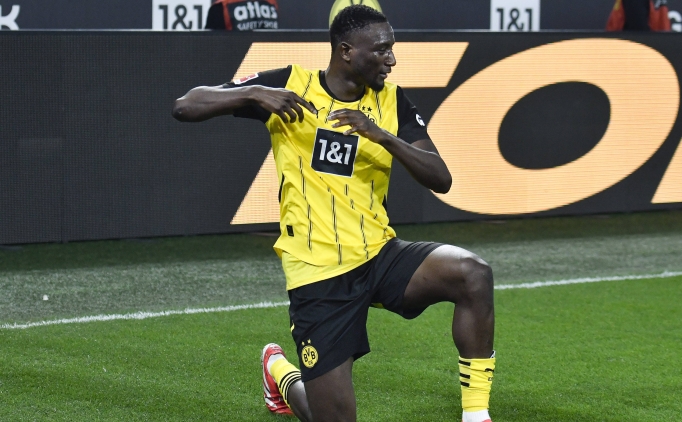 Dortmund'da Guirassy, Union Berlin'i tek ba��na yendi