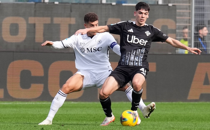 Napoli liderli�i b�rakt�; zirve Inter'in