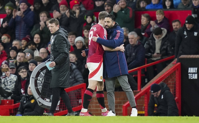 MANU, 10 ki�i kald��� ma�ta stoperleriyle g�ld�!