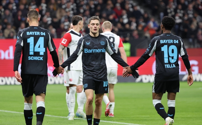 Bayer Leverkusen, Frankfurt'u rahat ge�ti!