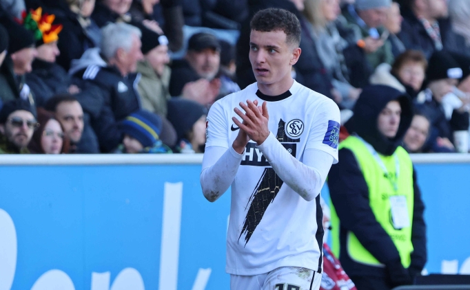 Fenerbah�e'den santrfor harekat�: Fisnik Asllani