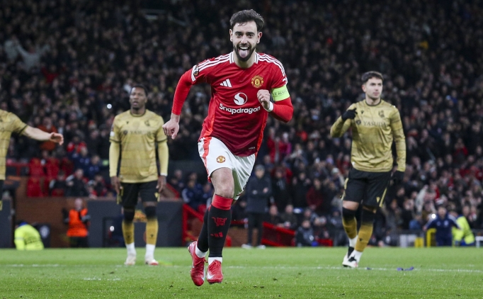 Old Trafford'da 3 penalt� ve MANU �eyrek finalde