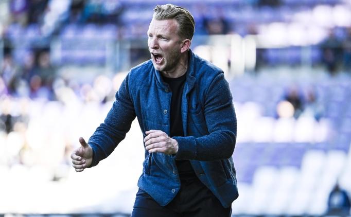 Dirk Kuyt'�n tak�m� k�me d��t�