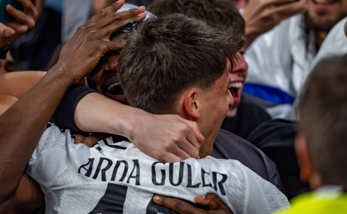 Real Madrid taraftar�, Arda'y� b�rakam�yor!