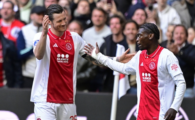 Ajax, Weghorst ile ampiyonlua...