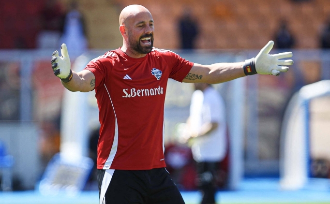 Pepe Reina, teknik direkt�r olaca��n� a��klad�