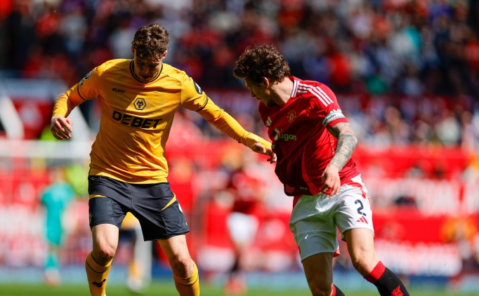 Manchester United, Wolverhampton kar��s�nda kaybetti!