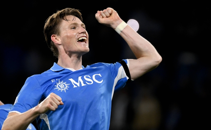 Napoli, zirveyi ele ge�irdi!