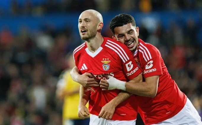 Benfica, kritik ma� �ncesi hata yapmad�!