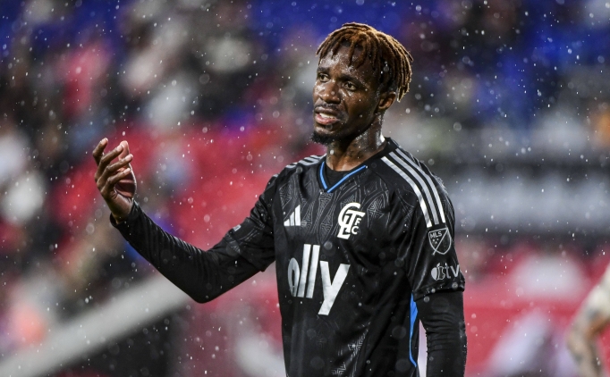 Wilfried Zaha'dan nce gol ve ardndan krmz!