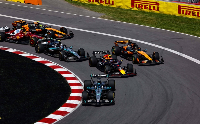 Kanada'da kazanan Mercedes