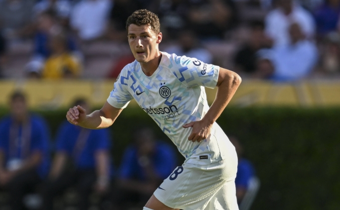 Galatasaray'a Pavard iin rakip!