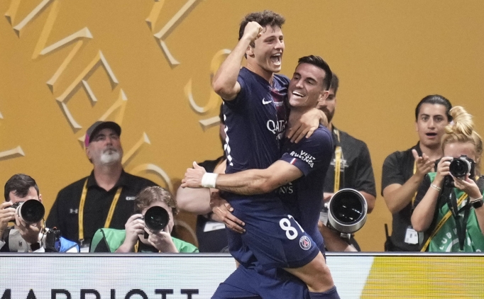 PSG, Messi'yi zd ve eyrek finale kt!