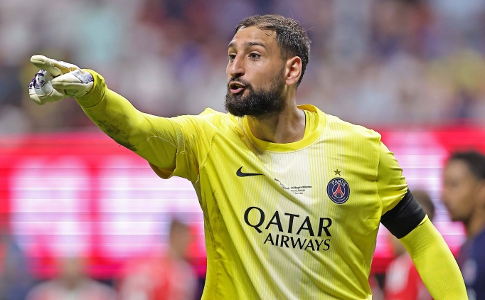 Donnarumma, PSG taraftar�na veda etti!