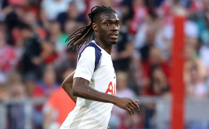 Yves Bissouma, 6 dakikada sakatland!