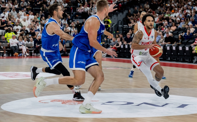 Shane Larkin: 'Alperen'i farkl� �ekillerde kullanmam�z laz�m'