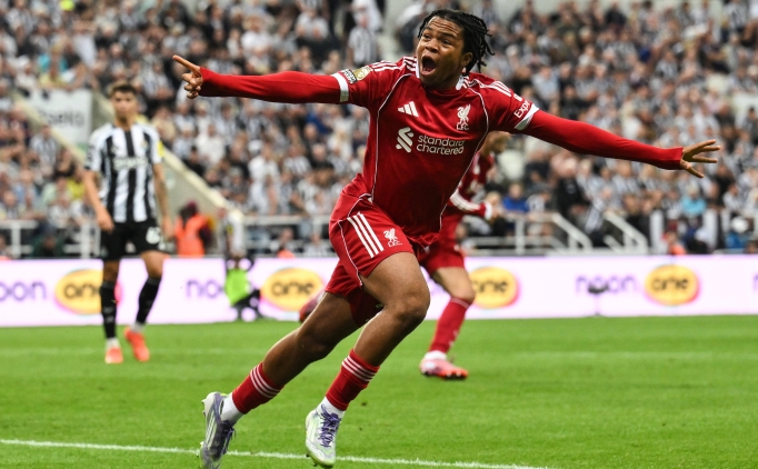 Liverpool, Newcastle United' 16 yandaki Ngumoha ile ykt!